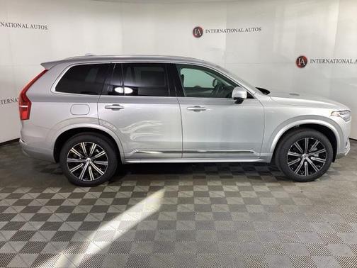 2025 Volvo XC90 Core