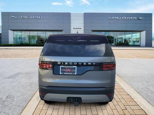Eiger Grey Metallic 2025 Land Rover Discovery P300 S