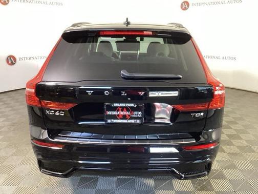 2025 Volvo XC60 Plug-In Hybrid T8 Plus