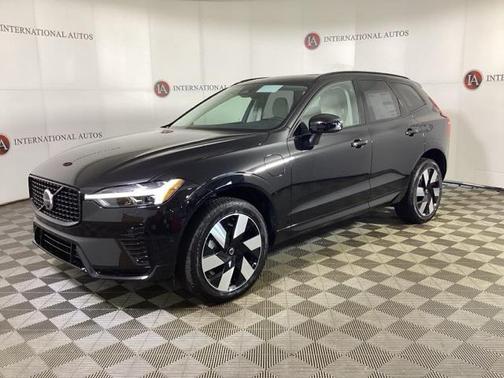 2025 Volvo XC60 Plug-In Hybrid T8 Plus