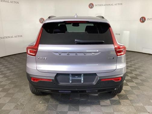 2026 Volvo XC40 B5 Ultra