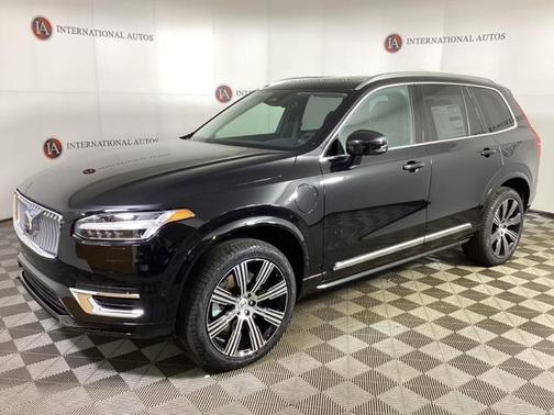 2025 Volvo XC90 Plug-In Hybrid Plus