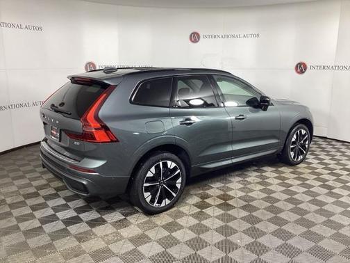 2026 Volvo XC60 B5 Plus