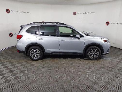 Ice Silver Metallic 2023 Subaru Forester Premium