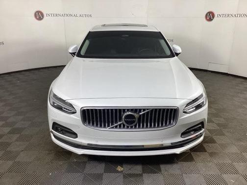 2023 Volvo S90 B6 Plus