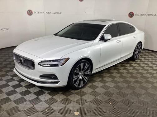 2023 Volvo S90 B6 Plus