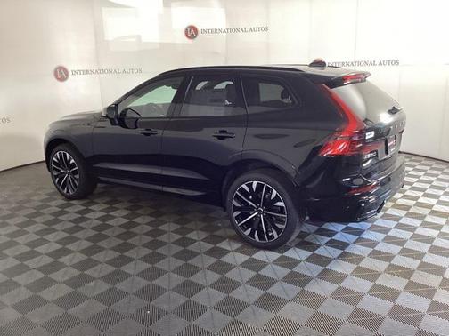 2026 Volvo XC60 B5 Ultra