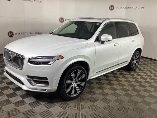 2022 Volvo XC90 T6 Inscription