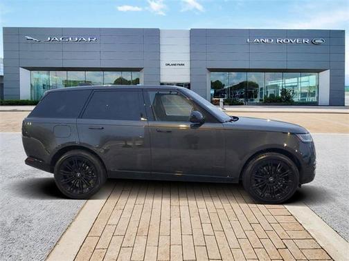 2023 Land Rover Range Rover P530 SE