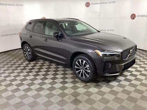 2025 Volvo XC60 Core Dark Theme
