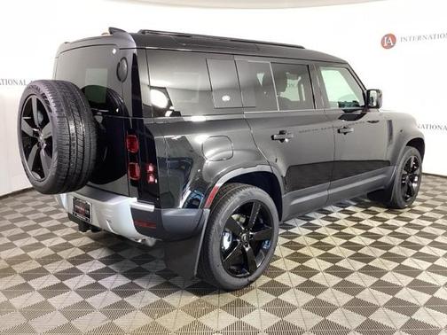 2024 Land Rover Defender 110 P300