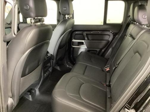 2024 Land Rover Defender 110 P300