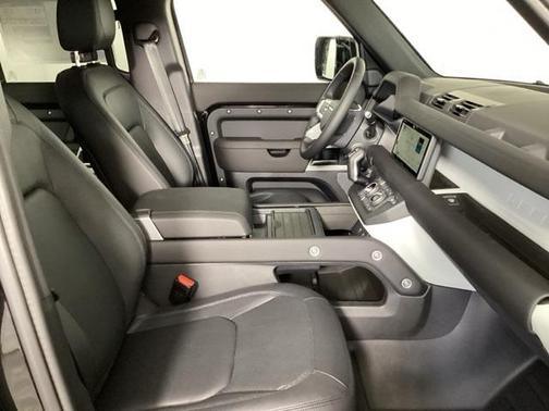 2024 Land Rover Defender 110 P300
