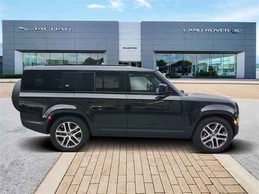 2023 Land Rover Defender 130 SE