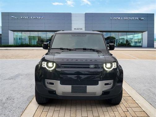 2023 Land Rover Defender 130 SE