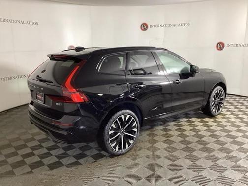 2026 Volvo XC60 B5 Ultra