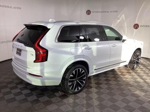 2025 Volvo XC90 Plug-In Hybrid T8 Ultra 7-Seater