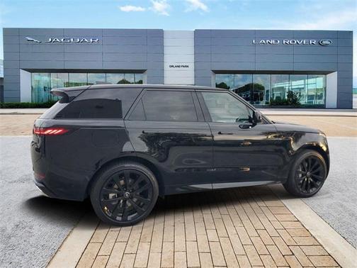 2025 Land Rover Range Rover Sport SE