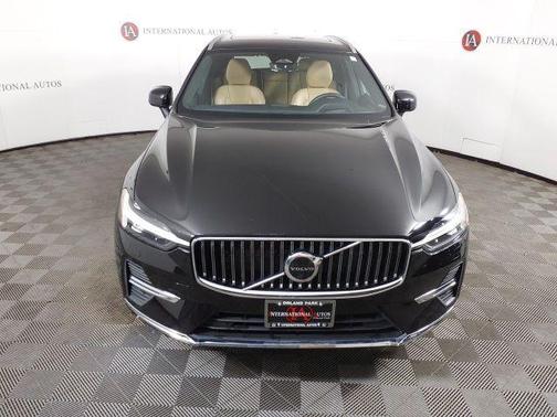 Onyx Black Metallic 2023 Volvo XC60 B5 Ultimate Bright Theme