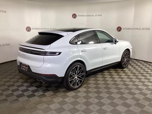 2024 Porsche Cayenne Base