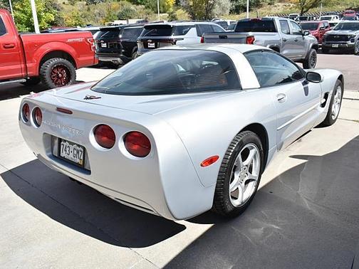 2000 Chevrolet Corvette Base