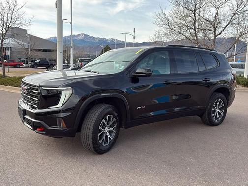 2025 GMC Acadia AWD AT4