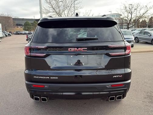 2025 GMC Acadia AWD AT4