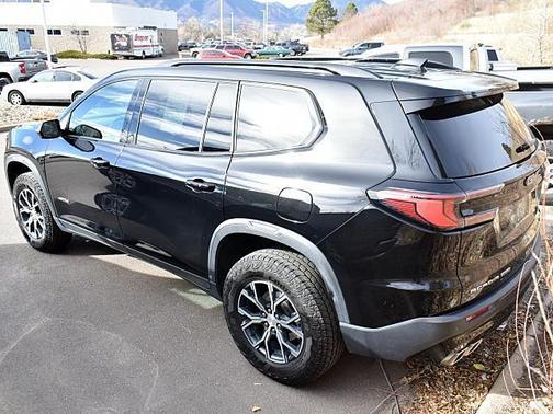 2025 GMC Acadia AWD AT4