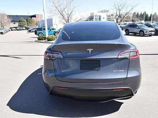 2022 Tesla Model Y Long Range Dual Motor All-Wheel Drive