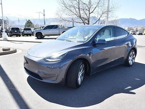 2022 Tesla Model Y Long Range Dual Motor All-Wheel Drive