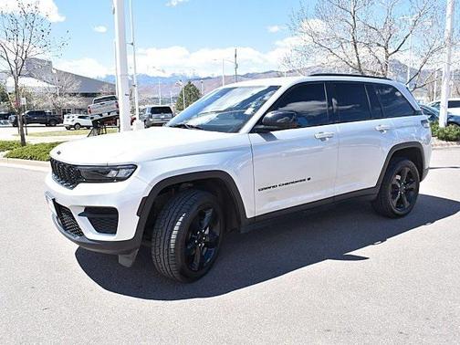 2022 Jeep Grand Cherokee Altitude