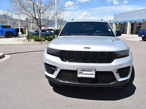 2022 Jeep Grand Cherokee Altitude