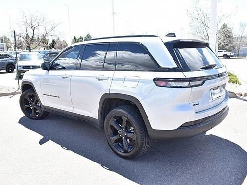 2022 Jeep Grand Cherokee Altitude