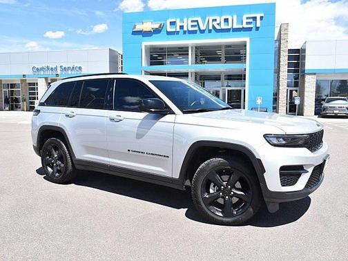 2022 Jeep Grand Cherokee Altitude