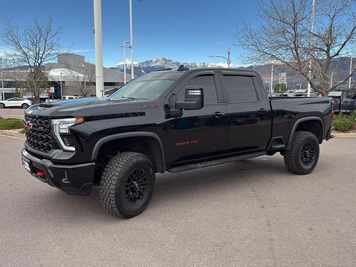 2024 Chevrolet Silverado 2500 4WD Crew Cab Standard Bed ZR2