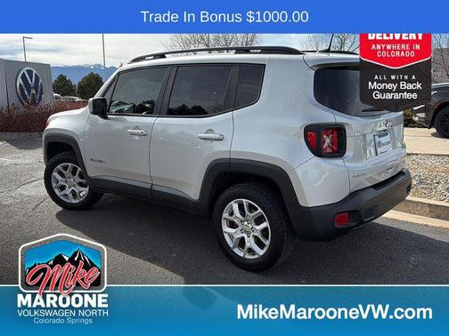 Glacier Metallic 2018 Jeep Renegade Latitude