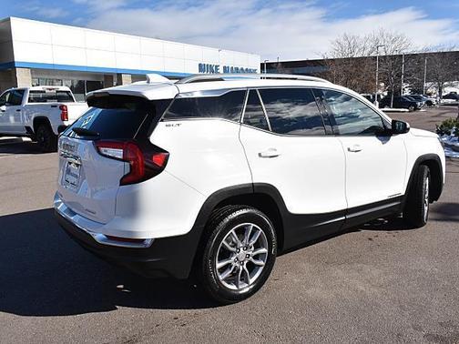 2024 GMC Terrain SLT