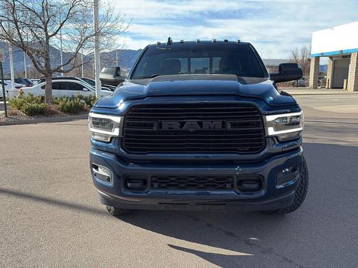 2020 RAM 2500 Laramie Crew Cab 4x4 6'4' Box