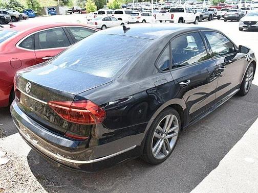 2018 Volkswagen Passat 2.0T R-Line