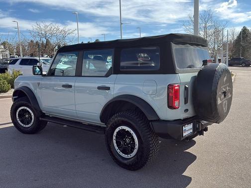 2023 Ford Bronco Base