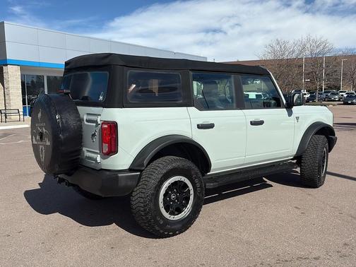 2023 Ford Bronco Base