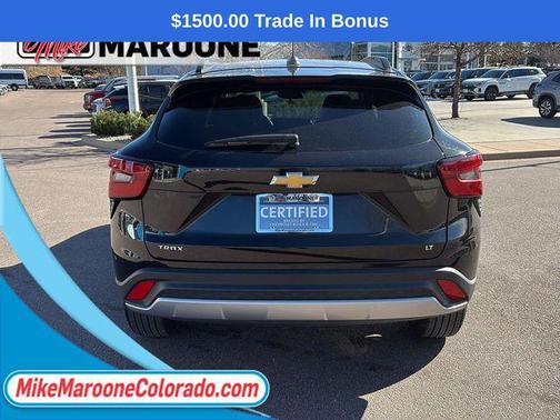 Mosaic Black Metallic 2025 Chevrolet Trax LT