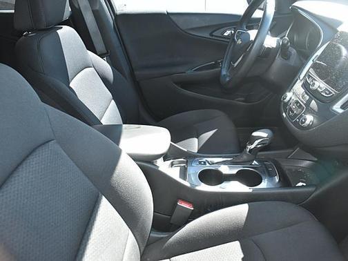 2022 Chevrolet Malibu FWD RS