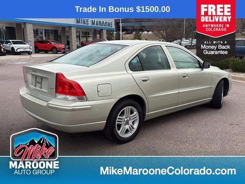 Lunar Gold Metallic 2005 Volvo S60 2.5T