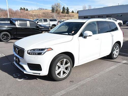 2021 Volvo XC90 T6 Momentum