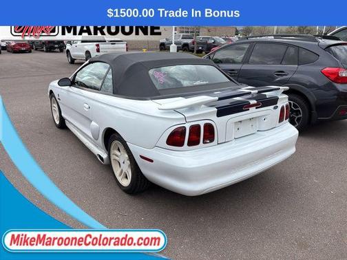 Crystal White Clearcoat 1997 Ford Mustang GT