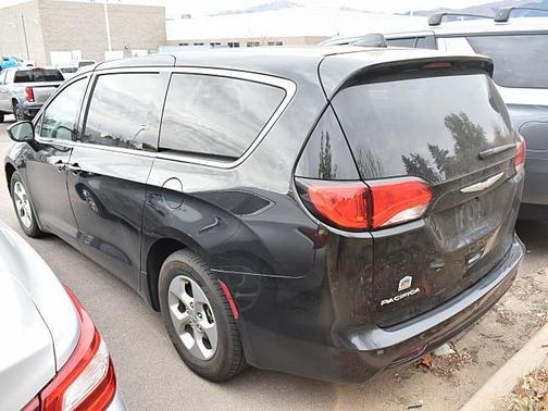 2017 Chrysler Pacifica LX