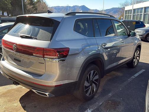 2025 Volkswagen Atlas 2.0T SE w/Technology 4MOTION