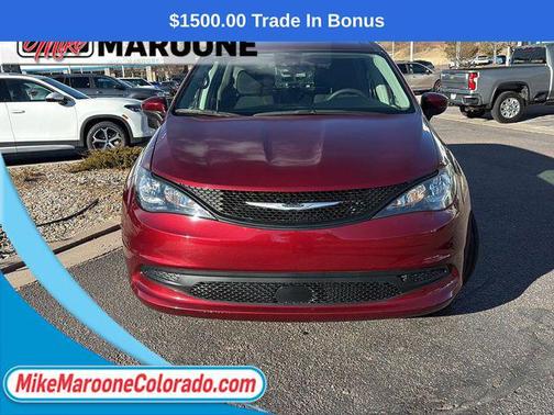 2023 Chrysler Voyager LX