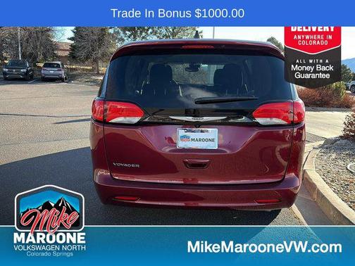 Velvet Red Pearlcoat 2023 Chrysler Voyager LX